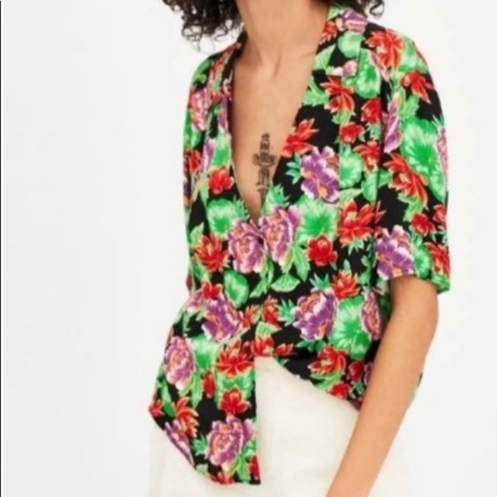 Zara Crop Floral Button Down Size S